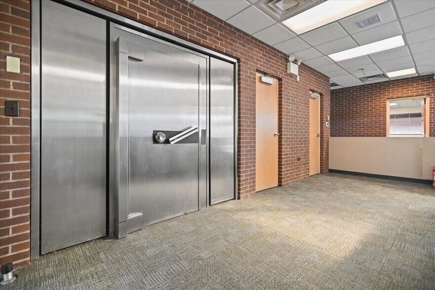 More Photos Of 209 Skyline Dr, East Stroudsburg Freestanding For Lease