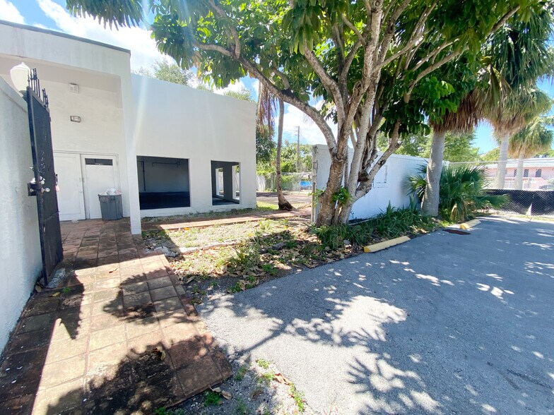 More Photos Of 4900 NE 2nd Ave, Miami Freestanding For Lease