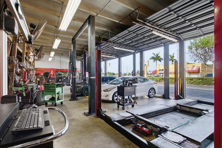 More Photos Of 8730 SW 8th St, Miami Auto Repair For Sale