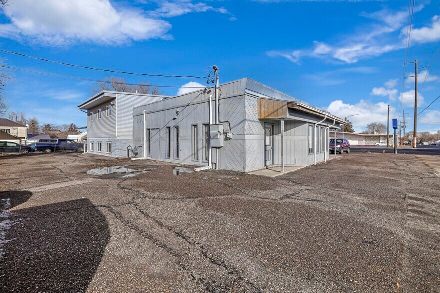 More Photos Of 507 Main Ave W, Twin Falls Flex For Sale