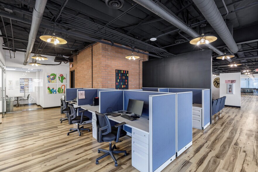 More Photos Of 2727 N 3rd St, Phoenix Office For Sale