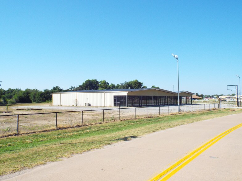 More Photos Of 3601 N Van Buren Byp, Enid Freestanding For Lease