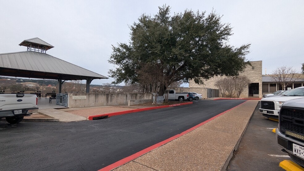 More Photos Of 741 Water St, Kerrville Loft Creative Space For Lease