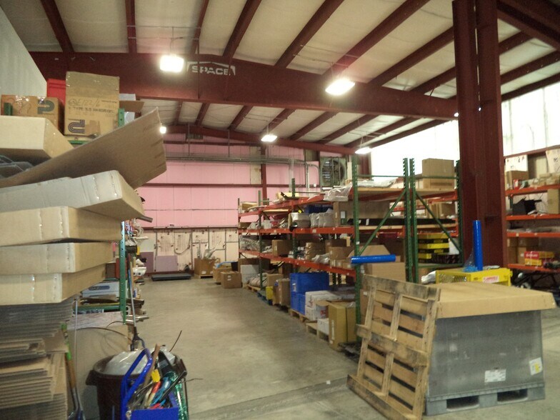 More Photos Of 92 Londonderry Tpke, Manchester Auto Dealership For Sale