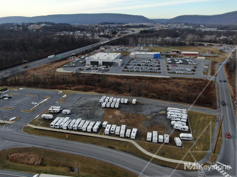 More Photos Of 103 Grand St, Hamburg Land For Lease