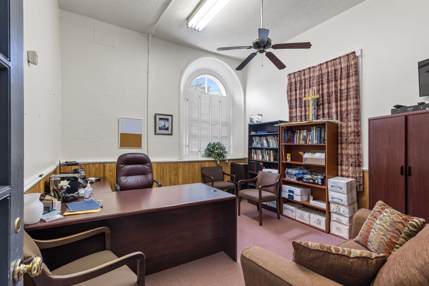 More Photos Of 2000 E Broad St, Richmond Religious Facility For Sale