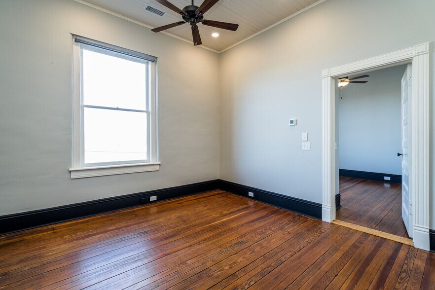 More Photos Of 201 Chatham St, Sanford Office Residential For Sale