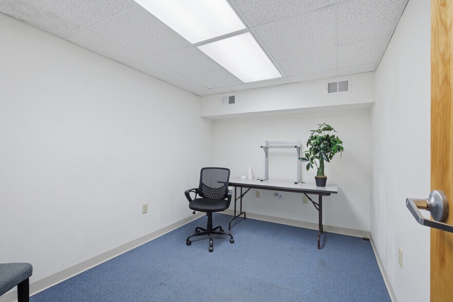 More Photos Of 201 New Bridge St, Jacksonville Office Residential For Sale