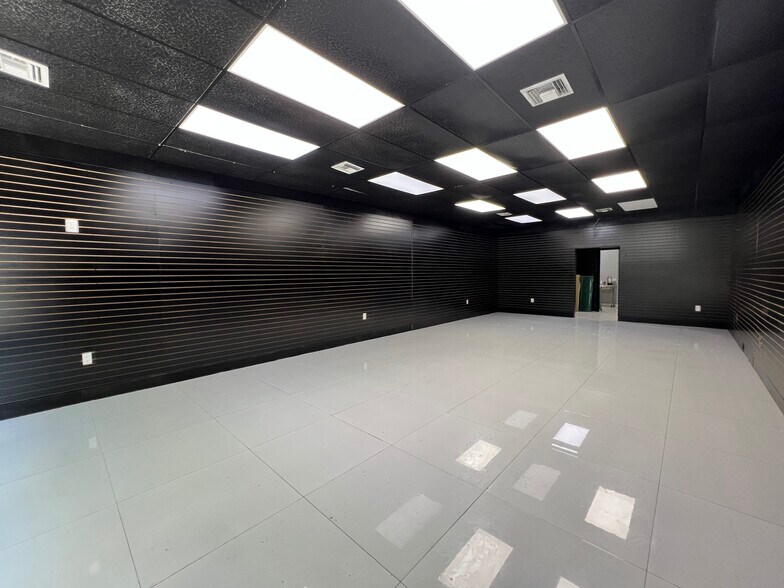 More Photos Of 1741 Coral Way, Miami General Retail For Lease