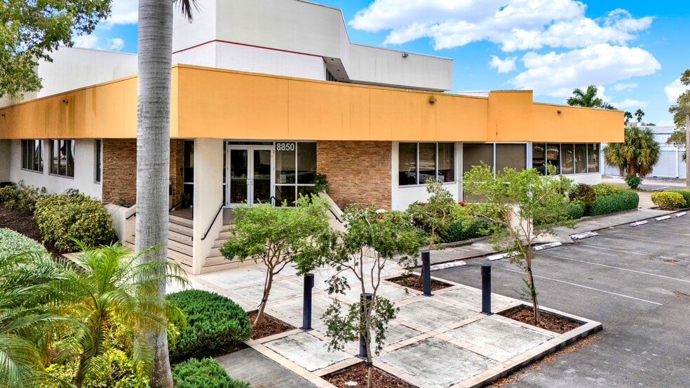 More Photos Of 8850 NW 20th St, Doral Light Manufacturing For Sale
