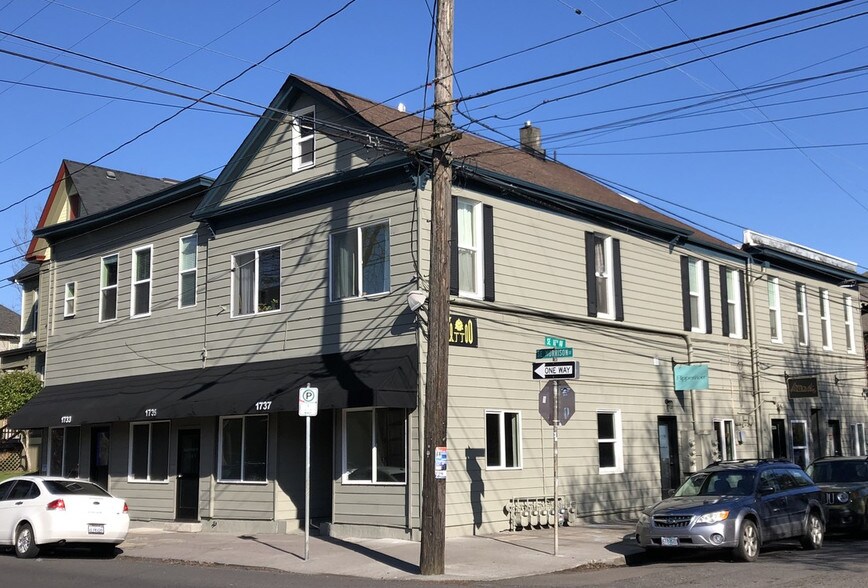 More Photos Of 1733-1737 SE Morrison St, Portland Apartments For Lease