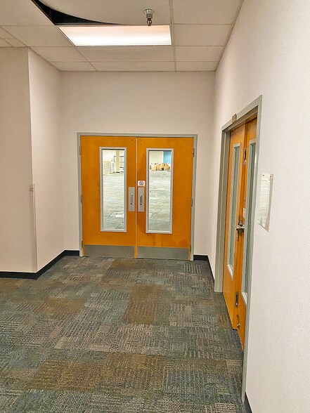 More Photos Of 3400-3446 Demetropolis Rd, Mobile Office For Lease