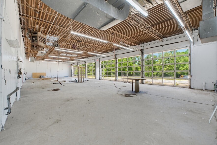 More Photos Of 1366 E Main St, Shrub Oak Unknown For Lease