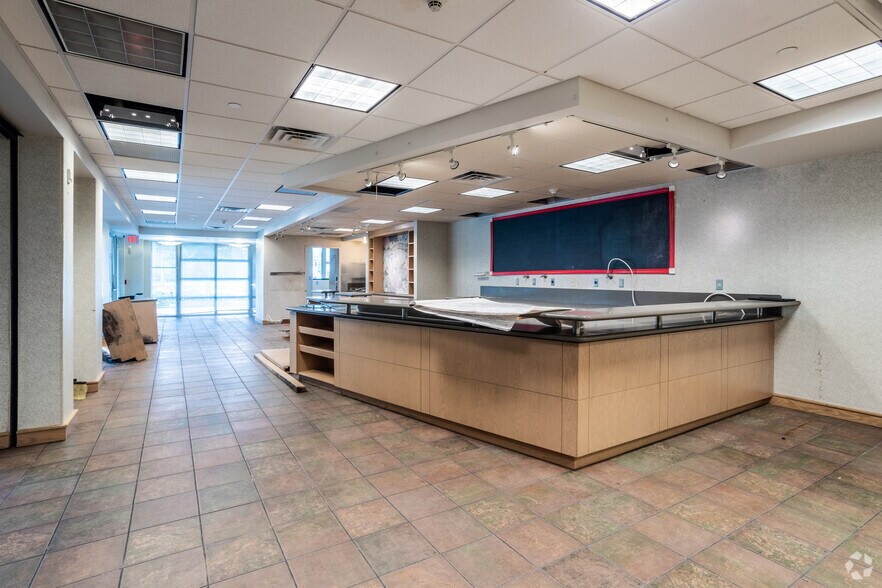 More Photos Of 847 Easton Rd, Warrington Office For Sale