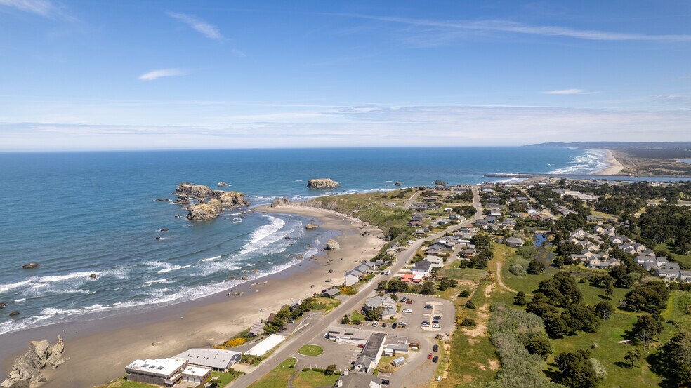 More Photos Of 1695 Beach Loop Drive, Bandon Restaurant For Sale
