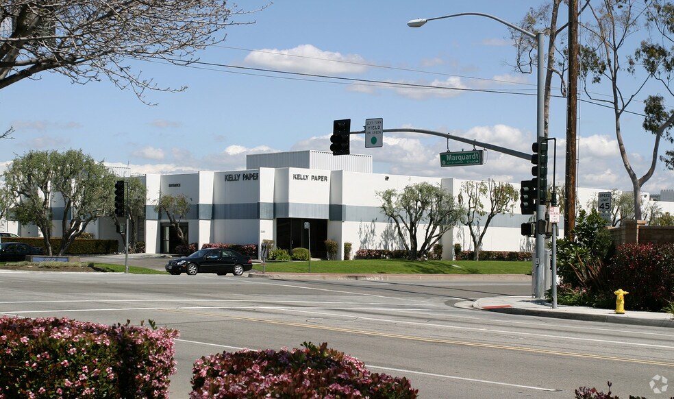 More Photos Of 17320 Marquardt Ave, Cerritos Warehouse For Lease