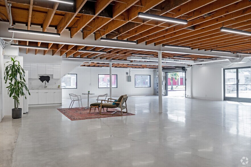 More Photos Of 11520 Jefferson Blvd, Culver City Light Distribution For Sale