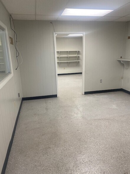 More Photos Of 489 Southgate Rd, Dothan Warehouse For Lease