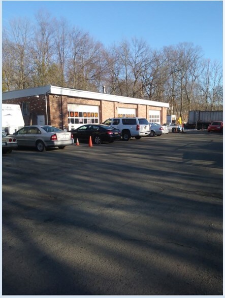 More Photos Of 110 W Crooked Hill Rd, Pearl River Office For Lease