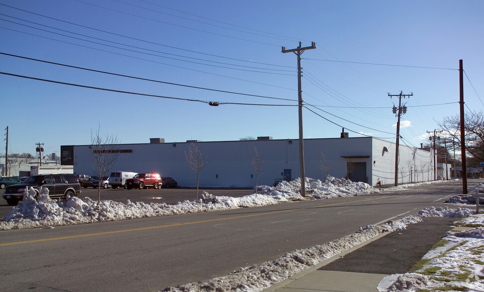 More Photos Of 540 Main St, Hyannis General Retail For Sale