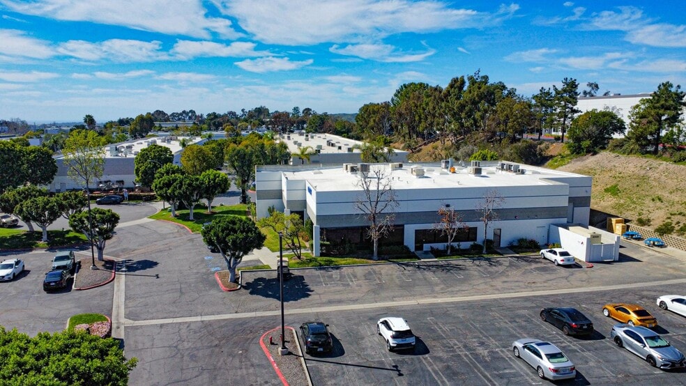 More Photos Of 995 Park Center Dr, Vista Research And Development For Sale