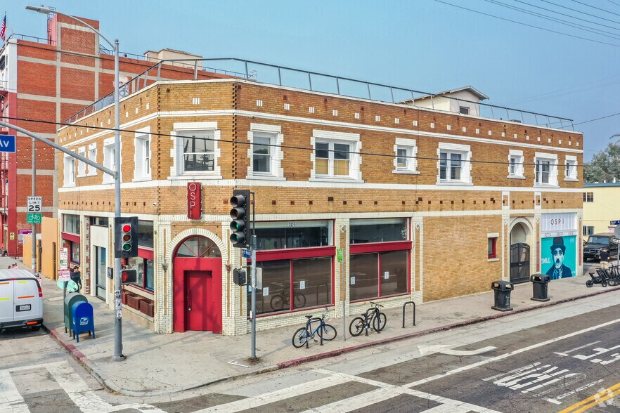 Primary Photo Of 2017 Pacific Ave, Venice Storefront Retail Office For Lease