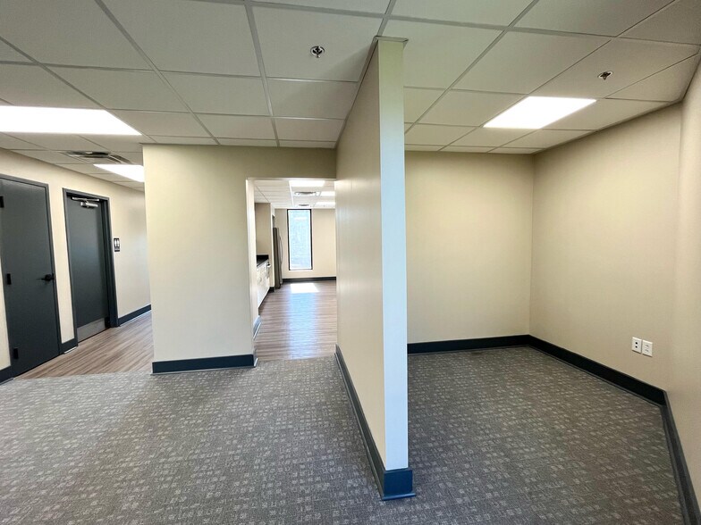 More Photos Of 307 Southgate Ct, Brentwood Medical For Lease