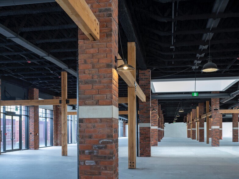 More Photos Of 2650 St Clair Av W, Toronto Freestanding For Sale