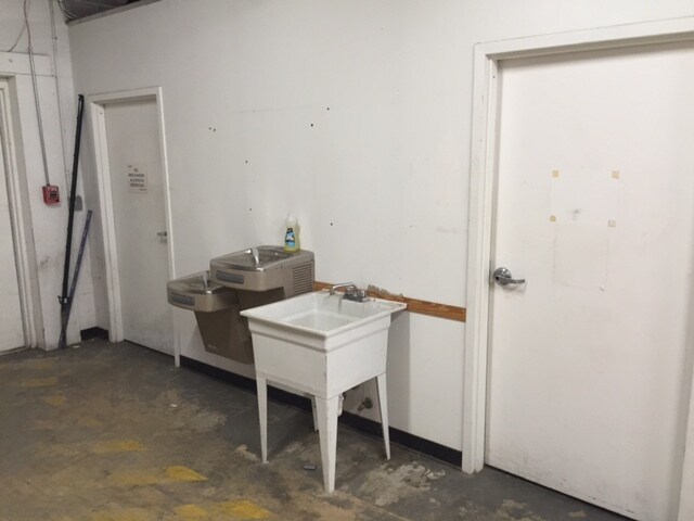 More Photos Of 612-634 Madison St, Shelbyville Unknown For Lease