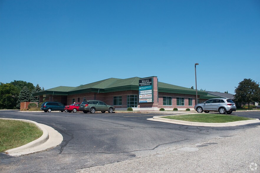 Primary Photo Of 144 E Summit Ave, Wales Medical For Sale