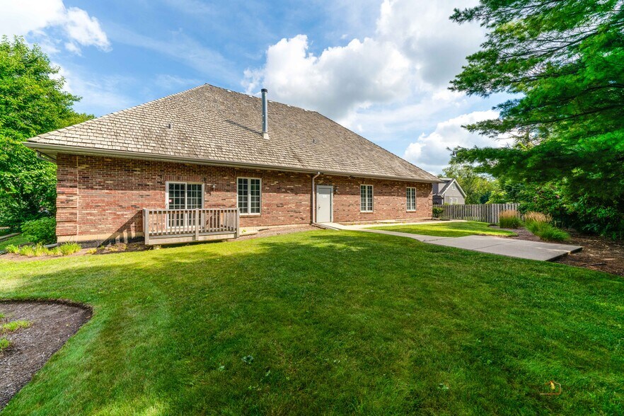 More Photos Of 1017-1019 W Park Ave, Libertyville Medical For Sale