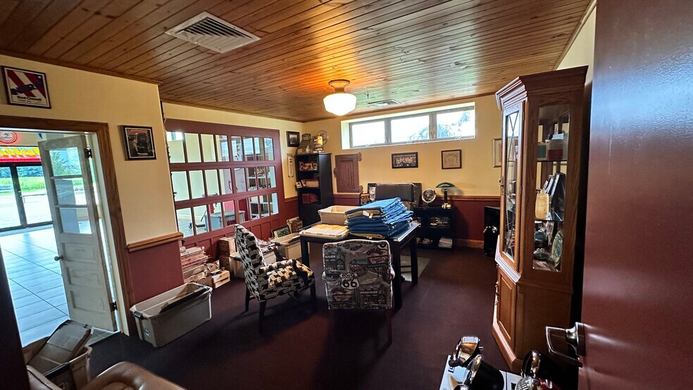 More Photos Of 100 Windermere Ave, Ellington Warehouse For Lease