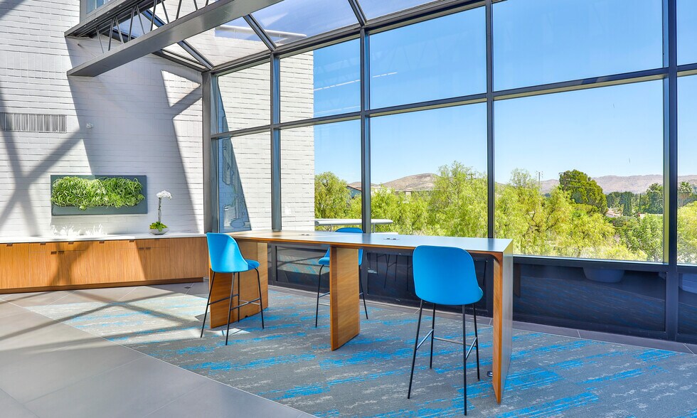 More Photos Of 30851 Agoura Rd, Agoura Hills Loft Creative Space For Sale