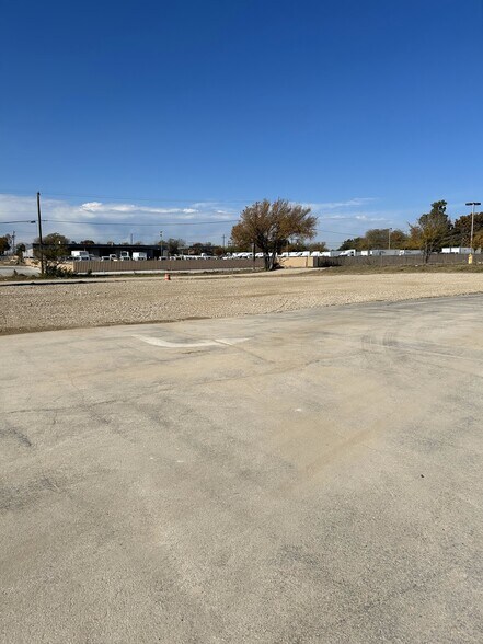 More Photos Of Northeast 28th Street St @ Interstate 35W, Fort Worth Land For Lease