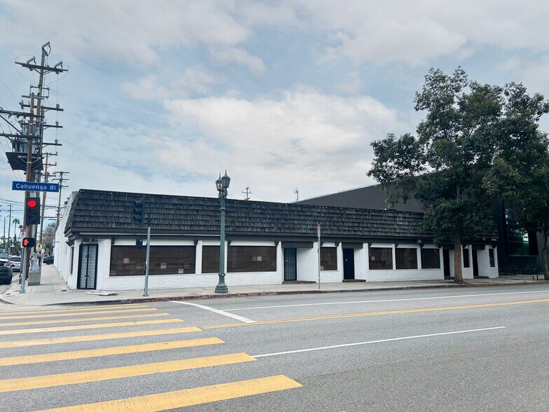 Primary Photo Of 950 N Cahuenga Blvd, Los Angeles Service For Lease