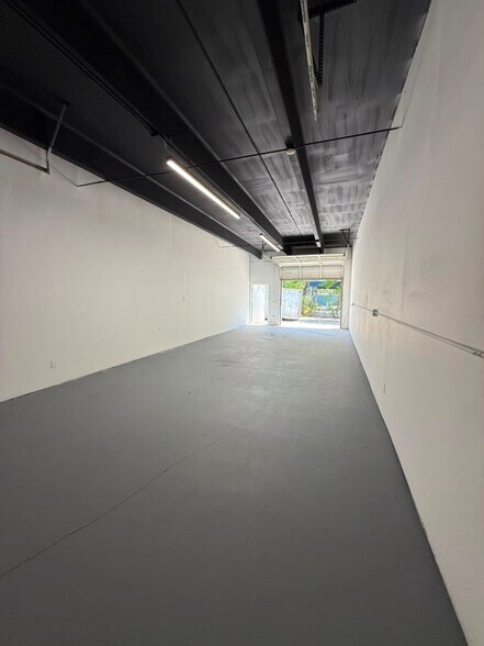 More Photos Of 3273-3289 Lake Worth Rd, Palm Springs Warehouse For Lease