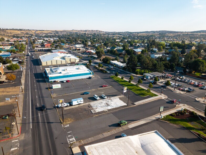 More Photos Of 36 SW I St, Madras Land For Lease