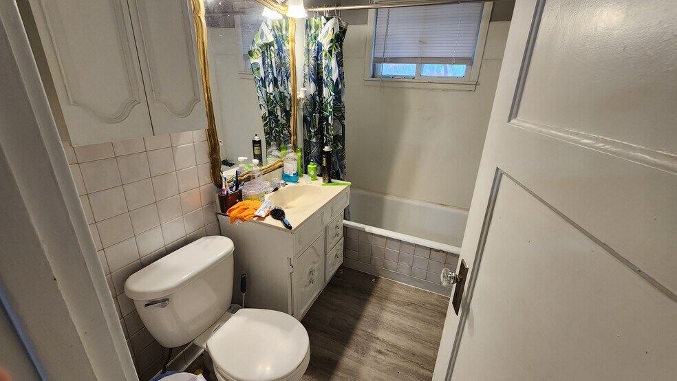 More Photos Of 1110 W Oakland Ave, Austin Apartments For Sale