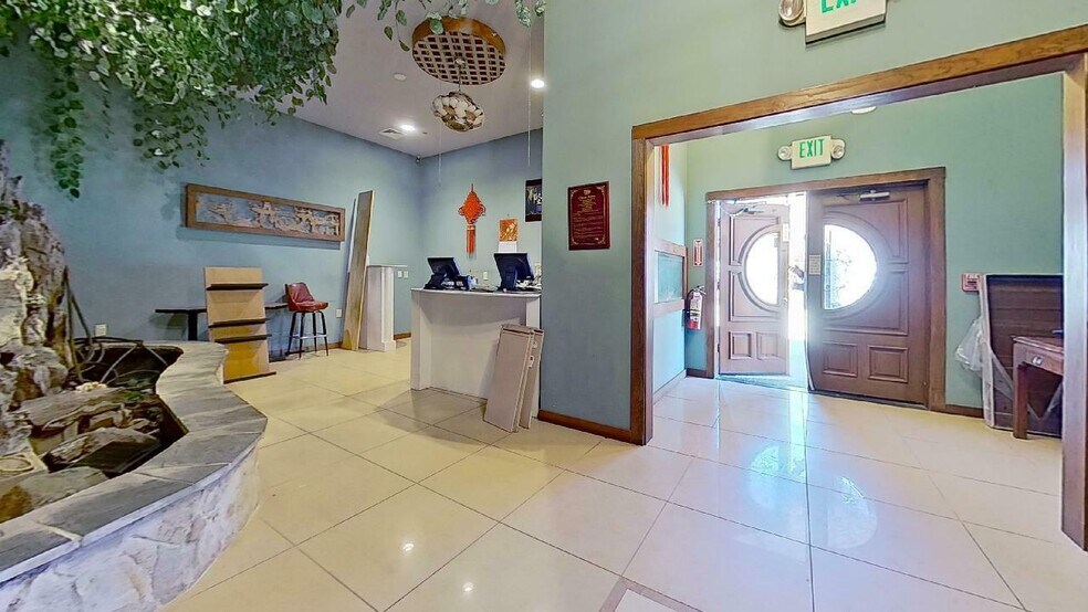 More Photos Of 95 Lake St, Gilford Restaurant For Sale
