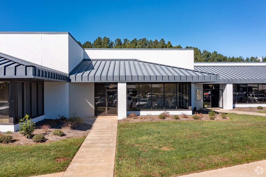 More Photos Of 5172 Brook Hollow Pkwy, Norcross Unknown For Lease