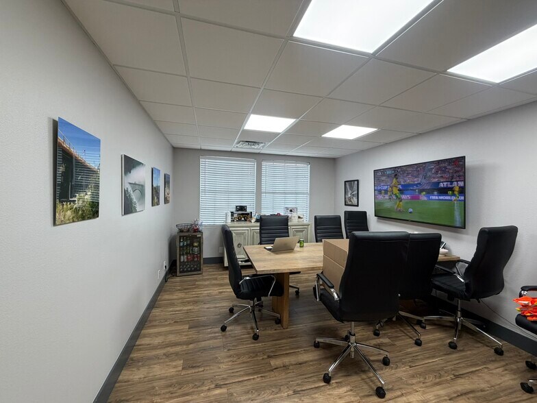 More Photos Of 2900 Bristol St, Costa Mesa Office For Sale