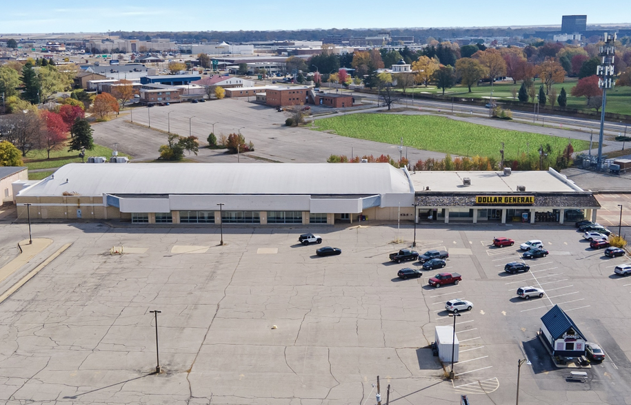 Primary Photo Of 1209 Towanda Ave, Bloomington Post Office For Sale