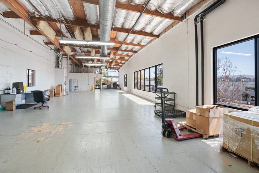 More Photos Of 970 Park Center Dr, Vista Manufacturing For Lease