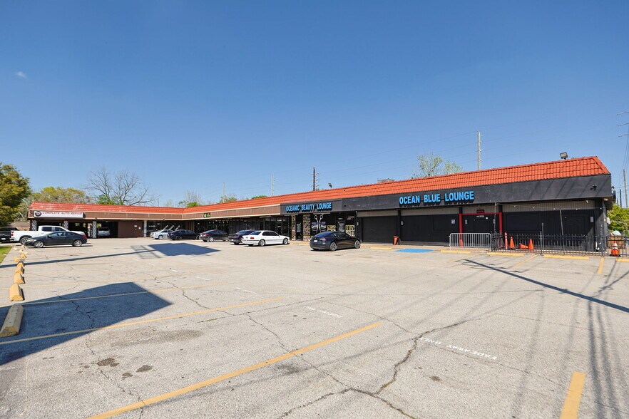 Primary Photo Of 13660-13670 Westheimer Rd, Houston Auto Repair For Sale