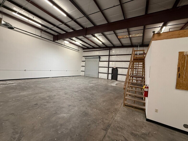 More Photos Of 298 Reynolds Rd, Hiram Warehouse For Lease