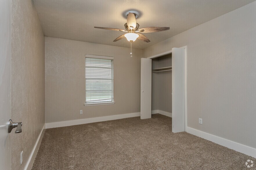 More Photos Of 834 Timberlake Dr, Arlington Apartments For Sale