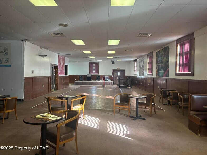 More Photos Of 317 Main St, Dupont Bar For Sale