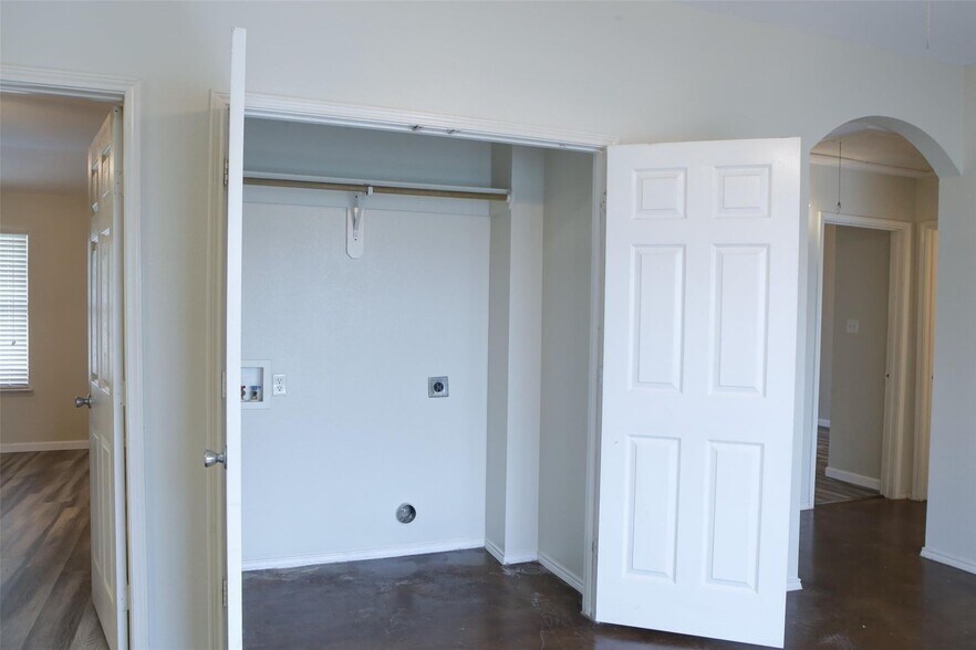 More Photos Of 141 Lindas Creek Ln, Weatherford Multifamily For Sale