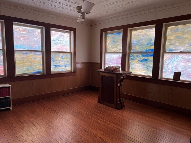 More Photos Of 102 E Main St, Cumby Religious Facility For Sale