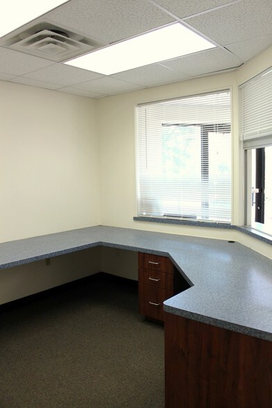More Photos Of 401 N Baylen St, Pensacola Office For Lease